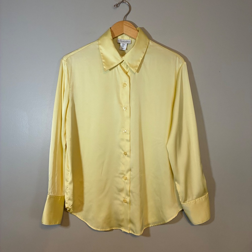 Cupcakes and Cashmere Yellow Satin Button Down Long Sleeve Blouse Womens Medium‎